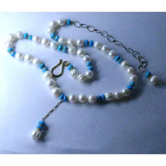 Very Classy Necklace With Blue & White Beads & Center Drop - Picture 9 of 13